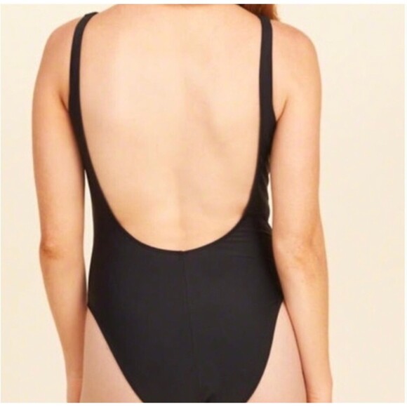 Hollister swimsuit One Piece Swimsuit. Size S - Picture 2 of 9